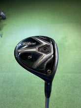 Load image into Gallery viewer, Titleist 915 Series Woods
