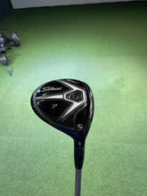 Load image into Gallery viewer, Titleist 915 Series Woods
