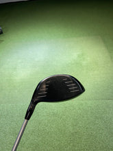 Load image into Gallery viewer, Titleist 915 Series Woods
